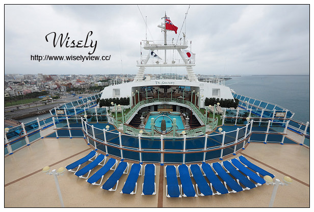 【旅行】日本沖繩。巨匠旅遊：藍寶石公主遊輪_Day03＠若狹港岸AEON(24小時超市)採購、龍蝦燒烤吧、船首船尾泳池景觀隨拍、50週年紀念特餐、香檳瀑布儀式、SABATINIS義式料理套餐、船頂迪斯可舞廳、免稅購物心得分享