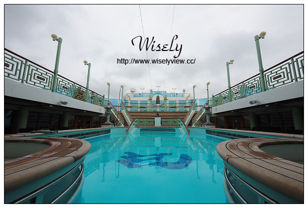 【旅行】日本沖繩。巨匠旅遊：藍寶石公主遊輪_Day03＠若狹港岸AEON(24小時超市)採購、龍蝦燒烤吧、船首船尾泳池景觀隨拍、50週年紀念特餐、香檳瀑布儀式、SABATINIS義式料理套餐、船頂迪斯可舞廳、免稅購物心得分享