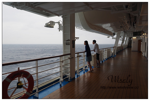 【旅行】日本沖繩。巨匠旅遊：藍寶石公主遊輪_Day03＠若狹港岸AEON(24小時超市)採購、龍蝦燒烤吧、船首船尾泳池景觀隨拍、50週年紀念特餐、香檳瀑布儀式、SABATINIS義式料理套餐、船頂迪斯可舞廳、免稅購物心得分享