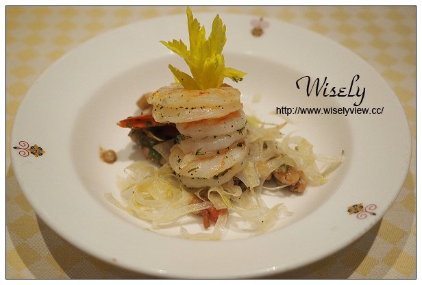 【旅行】日本沖繩。巨匠旅遊：藍寶石公主遊輪_Day03＠若狹港岸AEON(24小時超市)採購、龍蝦燒烤吧、船首船尾泳池景觀隨拍、50週年紀念特餐、香檳瀑布儀式、SABATINIS義式料理套餐、船頂迪斯可舞廳、免稅購物心得分享