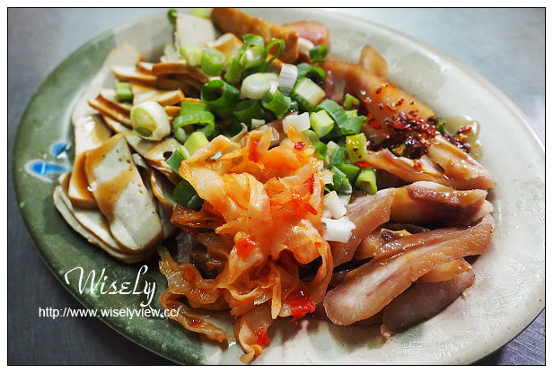 【食記】台北市。中正區：南機場夜市＠青綠洲鮮果汁、貴哥福州麵、古早味烤玉米、好吃炸雞