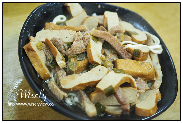 【食記】台北市。士林區：文化大學美食＠牛肉拌麵～懷念簡樸的蒜香古早味