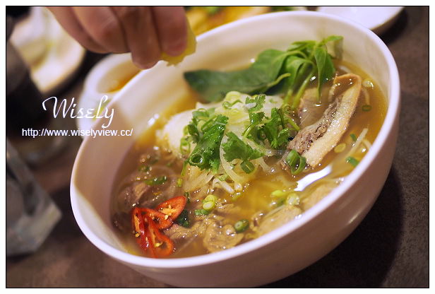 【食記】台北市。大安區:東區美越牛肉粉@清爽河粉平價美味~捷運忠孝復興站美食 【食記】台北市。大安區:東區美越牛肉粉@清爽河粉平價美味~捷運忠孝復興站美食