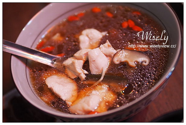 金澤魯肉飯︱宜蘭市鄰近北門小吃︱平價消費搭復古用餐裝潢