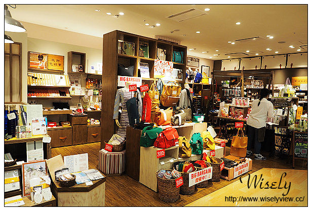 【旅行】2015日本。岡山縣：四天三夜旅遊攝影Day03@吉備津神社(交通指南、景點散策)，岡山車站(SUN STATION TERRACE購物百貨)，BIC CAMERA(優惠券、吹風機+脫毛器)，小豆島ラーメンHISHIO(小豆島拉麵)