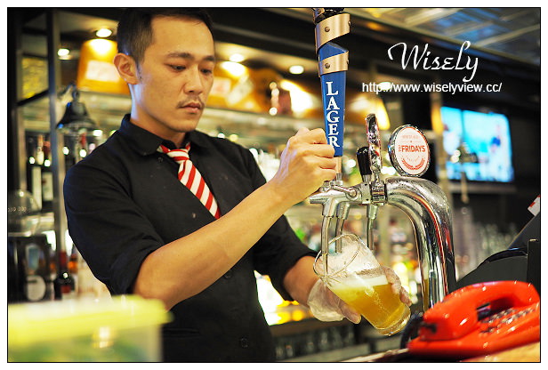 TGI FRIDAYS 星期五美式餐廳2015︱Burger Day漢堡日1+1加碼慶︱捷運西門站