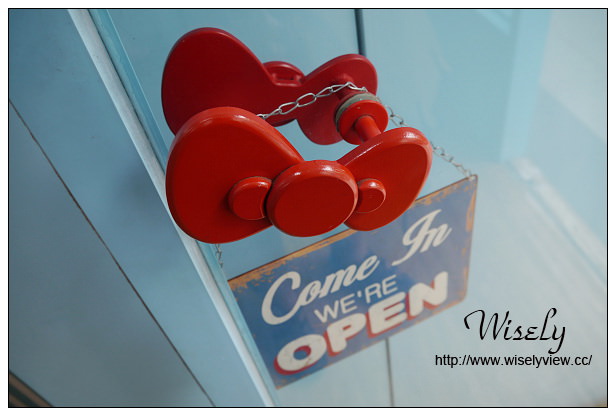 【食記】台北市。大安區：Hello Kitty Bubble＠三麗鷗茶飲專賣店，鄰近仁愛醫院～捷運忠孝復興站美食