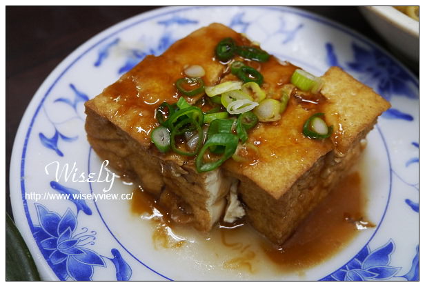 【食記】新北市。永和區：樂華夜市＠侯記米粉湯，平價多樣化黑白切小吃～捷運頂溪站美食