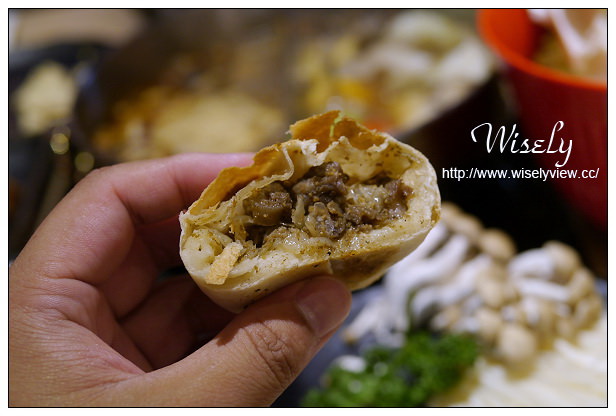 【食記】台北市。士林區：士林夜市＠草原風蒙古火鍋(二館)～單點湯頭香，捷運劍潭站美食