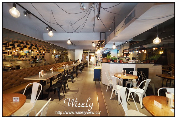 【食記】台北市。大安區：東區商圈@ChirleBrown查理布朗製菓(復興店)／C.C.KISS咖啡午茶，特色雪糕餐與下午茶～捷運忠孝復興站美食