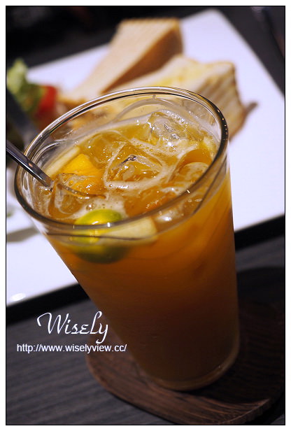 【食記】台北市。大安區：東區商圈@ChirleBrown查理布朗製菓(復興店)／C.C.KISS咖啡午茶，特色雪糕餐與下午茶～捷運忠孝復興站美食