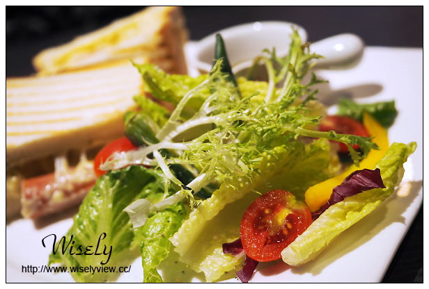 【食記】台北市。大安區：東區商圈@ChirleBrown查理布朗製菓(復興店)／C.C.KISS咖啡午茶，特色雪糕餐與下午茶～捷運忠孝復興站美食