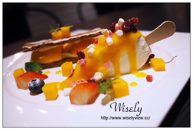 【食記】台北市。大安區：東區商圈@ChirleBrown查理布朗製菓(復興店)／C.C.KISS咖啡午茶，特色雪糕餐與下午茶～捷運忠孝復興站美食