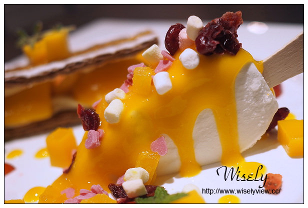 【食記】台北市。大安區：東區商圈@ChirleBrown查理布朗製菓(復興店)／C.C.KISS咖啡午茶，特色雪糕餐與下午茶～捷運忠孝復興站美食