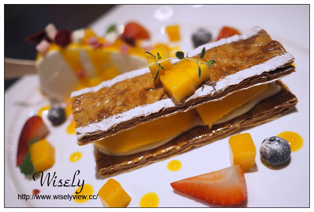 【食記】台北市。大安區：東區商圈@ChirleBrown查理布朗製菓(復興店)／C.C.KISS咖啡午茶，特色雪糕餐與下午茶～捷運忠孝復興站美食