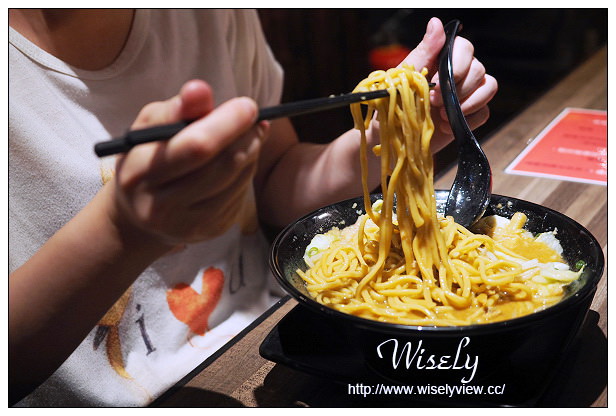 【食記】台北市。大安區：台大公館商圈＠鷹流東京豚骨拉麵(鷹流らーめん-極匠GOKUJOH)～捷運公館站美食