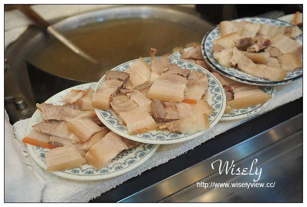 新北三重區。蓮霧滷肉飯︱在地美味魯肉飯名店之一，捷運菜寮站美食