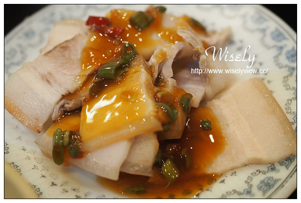 新北三重區。蓮霧滷肉飯︱在地美味魯肉飯名店之一，捷運菜寮站美食