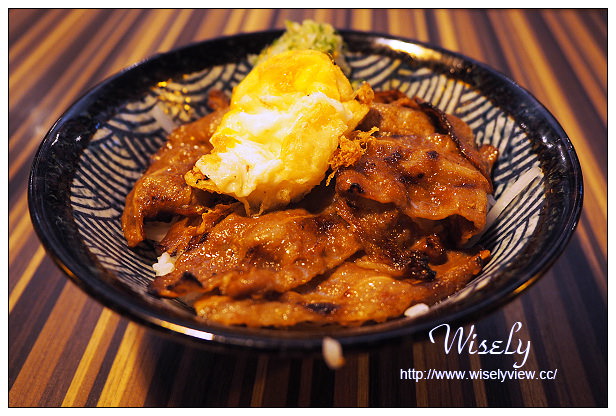 【食記】台北市。中正區：台大公館美食＠燒肉丼販～日式食券販賣機購餐，捷運公館站美食