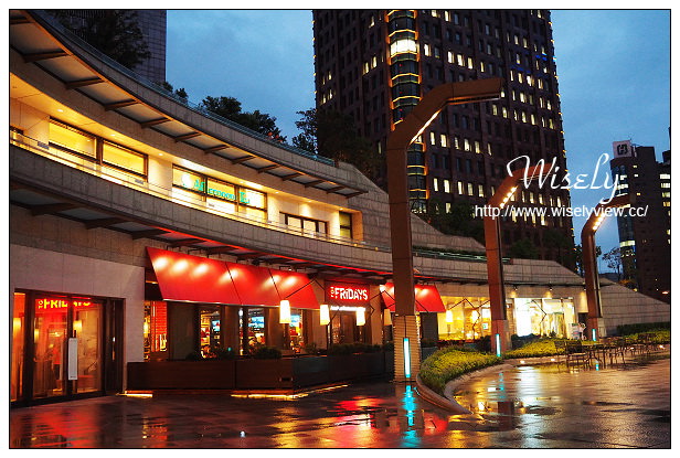 【食記】台北信義。捷運市政府站:TGI FRIDAYS星期五美式餐廳@9/1-10/12期間參加「一銅享肋趣」有機會抽到1元肋排,9/26-28中秋限定豬肋排全面85折 【食記】台北信義。捷運市政府站:TGI FRIDAYS星期五美式餐廳@9/1-10/12期間參加「一銅享肋趣」有機會抽到1元肋排,9/26-28中秋限定豬肋排全面85折