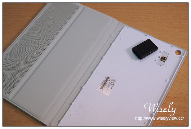 【開箱】3C。華碩平板電腦:ASUS ZenPad Z380C@八吋螢幕的追劇神器,搭配5.1聲道環繞音響原廠皮套音效更佳 【開箱】3C。華碩平板電腦:ASUS ZenPad Z380C@八吋螢幕的追劇神器,搭配5.1聲道環繞音響原廠皮套音效更佳