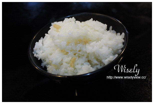 【食記】台北市。中山區：炫庄桶仔雞海產＠長安東路熱炒街，清淡口味~捷運松江南京站美食