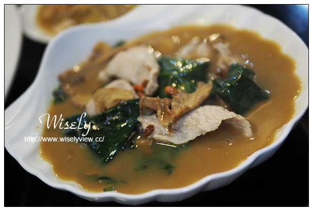 【食記】台北市。中山區：炫庄桶仔雞海產＠長安東路熱炒街，清淡口味~捷運松江南京站美食