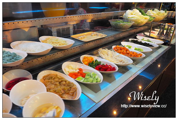 【食記】新北市。永和區：犇鱻涮涮鍋(永和店)＠吃到飽制鄰近永福橋且菜色多，捷運永安市場站美食