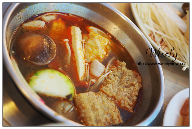 【食記】新北市。永和區：犇鱻涮涮鍋(永和店)＠吃到飽制鄰近永福橋且菜色多，捷運永安市場站美食
