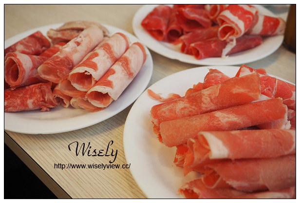 【食記】新北市。永和區：犇鱻涮涮鍋(永和店)＠吃到飽制鄰近永福橋且菜色多，捷運永安市場站美食