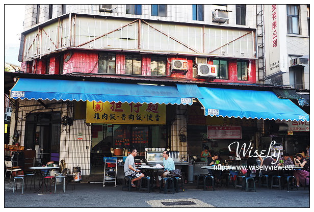 台北大同。迪化街古早味蚵嗲︱鐵皮菜市場裡的古早味，選用布袋鮮蚵現做～捷運北門站美食 x 大稻埕美食 x 迪化街美食