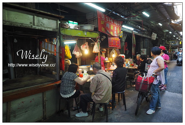 台北大同。迪化街古早味蚵嗲︱鐵皮菜市場裡的古早味，選用布袋鮮蚵現做～捷運北門站美食 x 大稻埕美食 x 迪化街美食