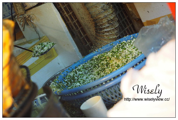 台北大同。迪化街古早味蚵嗲︱鐵皮菜市場裡的古早味，選用布袋鮮蚵現做～捷運北門站美食 x 大稻埕美食 x 迪化街美食