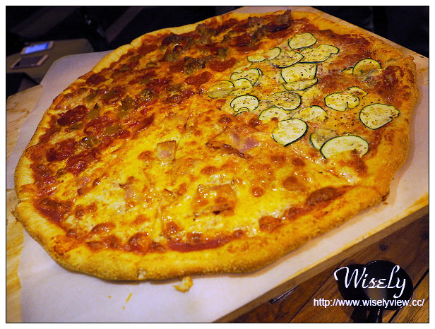 【食記】台北市。松山區：Little New York Pizzeria(小紐約披薩)＠特色美式口味，位於延吉街巷弄內～捷運忠孝敦化站美食 @WISELY's 拍拍照寫寫字