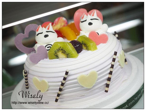 新莊 里洋烘培坊︱在地知名麵包甜點店，帕瑪森乳酪蛋糕、堅果塔&奶酪品嚐分享