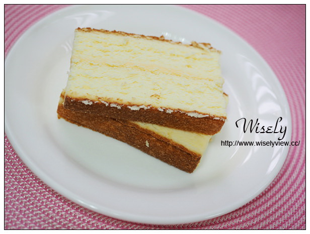 新莊 里洋烘培坊︱在地知名麵包甜點店，帕瑪森乳酪蛋糕、堅果塔&奶酪品嚐分享