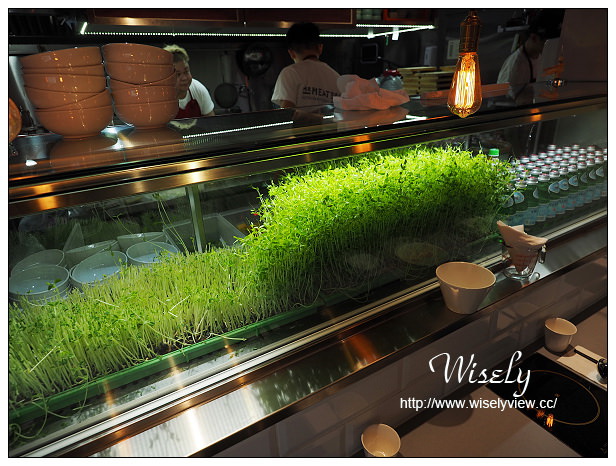 【食記】台北市。大安區：肉大人Mr. Meat hotpot & butchery肉鋪火鍋＠單人酸菜涮涮鍋，捷運信義安和站美食