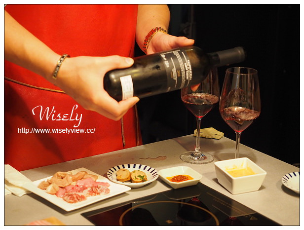 【食記】台北市。大安區：肉大人Mr. Meat hotpot & butchery肉鋪火鍋＠單人酸菜涮涮鍋，捷運信義安和站美食