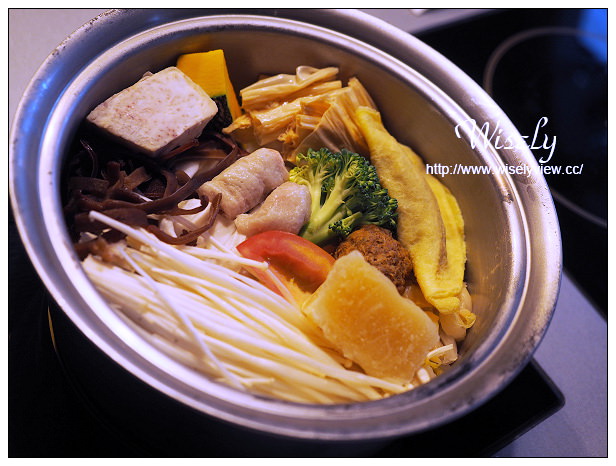 【食記】台北市。大安區：肉大人Mr. Meat hotpot & butchery肉鋪火鍋＠單人酸菜涮涮鍋，捷運信義安和站美食