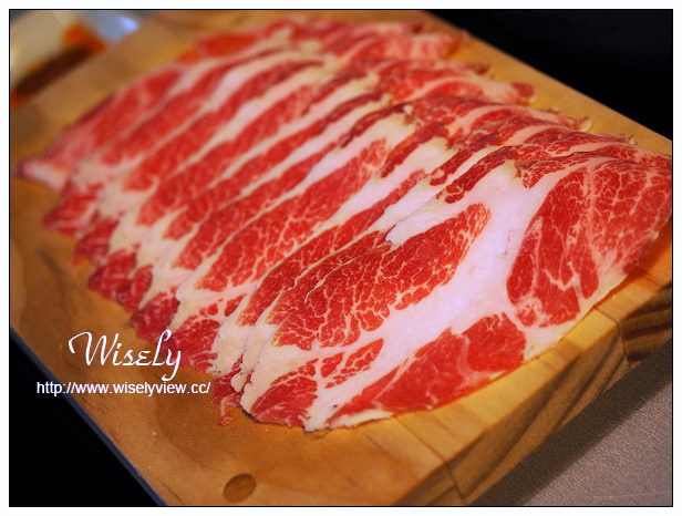 【食記】台北市。大安區：肉大人Mr. Meat hotpot & butchery肉鋪火鍋＠單人酸菜涮涮鍋，捷運信義安和站美食