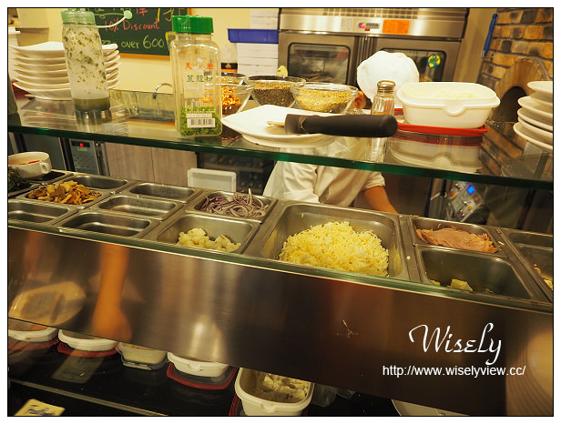 【食記】台北市。大安區：佐佧義式窯烤比薩屋(ZOCA PIZZA)@臨江街夜市老外經營披薩店，捷運信義安和站美食