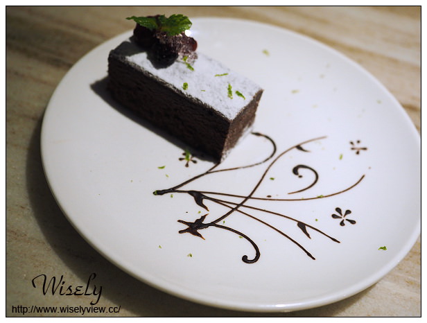 【食記】台北大安。捷運信義安和站：麻.辣壹號店＠特色風味與高檔食材麻辣鍋