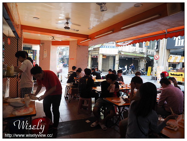 【食記】台北士林。捷運劍潭站：士林夜市＠滿佳香漢堡店～人氣早餐店(三明治、法式吐司)