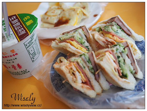 【食記】台北士林。捷運劍潭站：士林夜市＠滿佳香漢堡店～人氣早餐店(三明治、法式吐司)