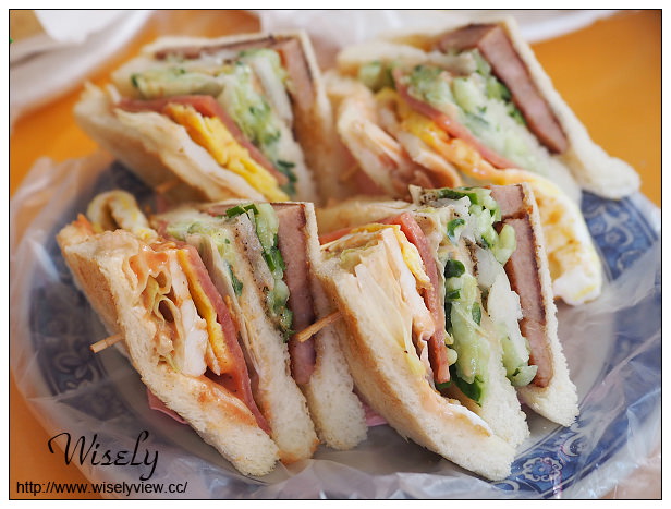 【食記】台北士林。捷運劍潭站：士林夜市＠滿佳香漢堡店～人氣早餐店(三明治、法式吐司)