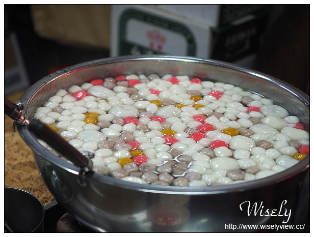 【食記】台北中山。捷運南京復興站：遼寧街夜市＠客家自製湯圓燒麻糬甜湯