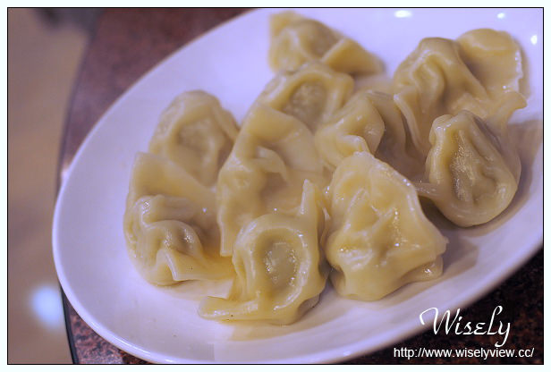 【食記】台北中山。捷運行天宮站：金稻子東北小館＠酸菜白肉鍋&大連風味菜餚