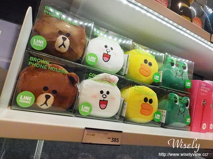 【遊記】台北火車站。北二門：LINE FRIENDS STORE微風北車店、湯瑪士小火車聖誕樹