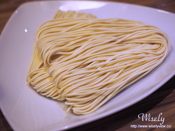 【旅遊】宜蘭。礁溪溫泉：九號溫泉旅店 X 九鼎港點精緻鍋膳＠鄰近車站與湯圍溝