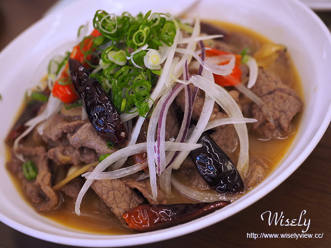 【食記】宜蘭市。泰山路美食小吃：泰山三十一(上海小籠包)＠鴨賞蒜香小籠包、三星蔥蝦仁蒸餃&宜蘭美食三寶